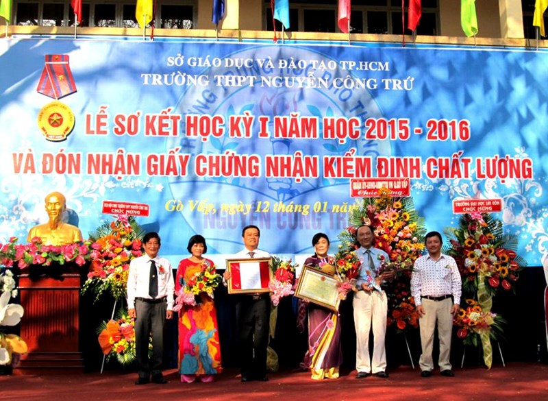  Một số hình ảnh lễ đón nhận giấy chứng nhận kiểm định chất lượng giáo dục năm học 2015 - 2016